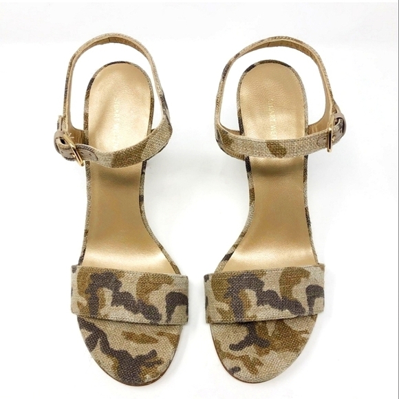 Stuart Weitzman camouflage t strap heel green camouflage 9 NWT - Picture 2 of 10